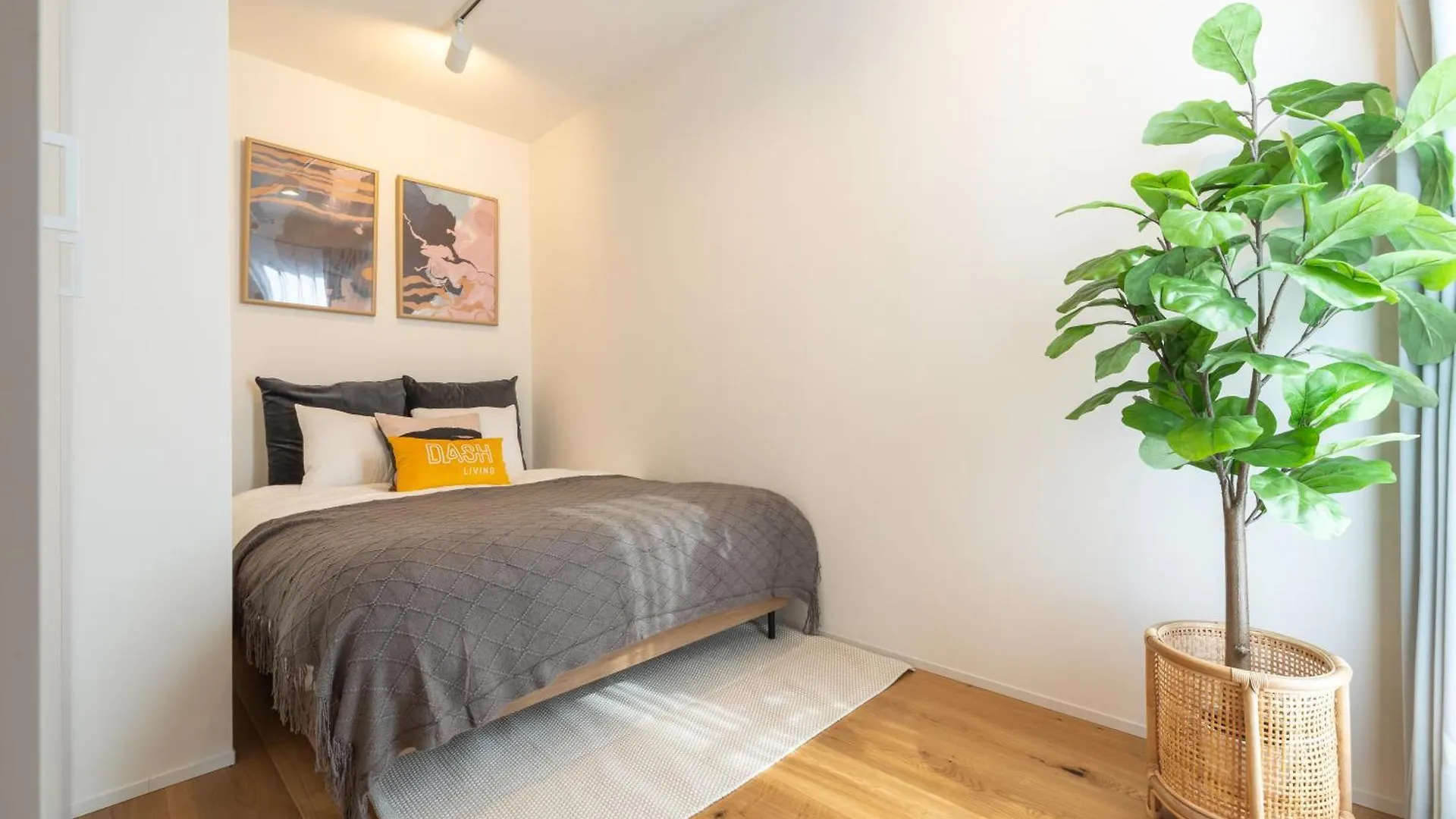 Dash Living Kagurazaka Tokyo Apartment